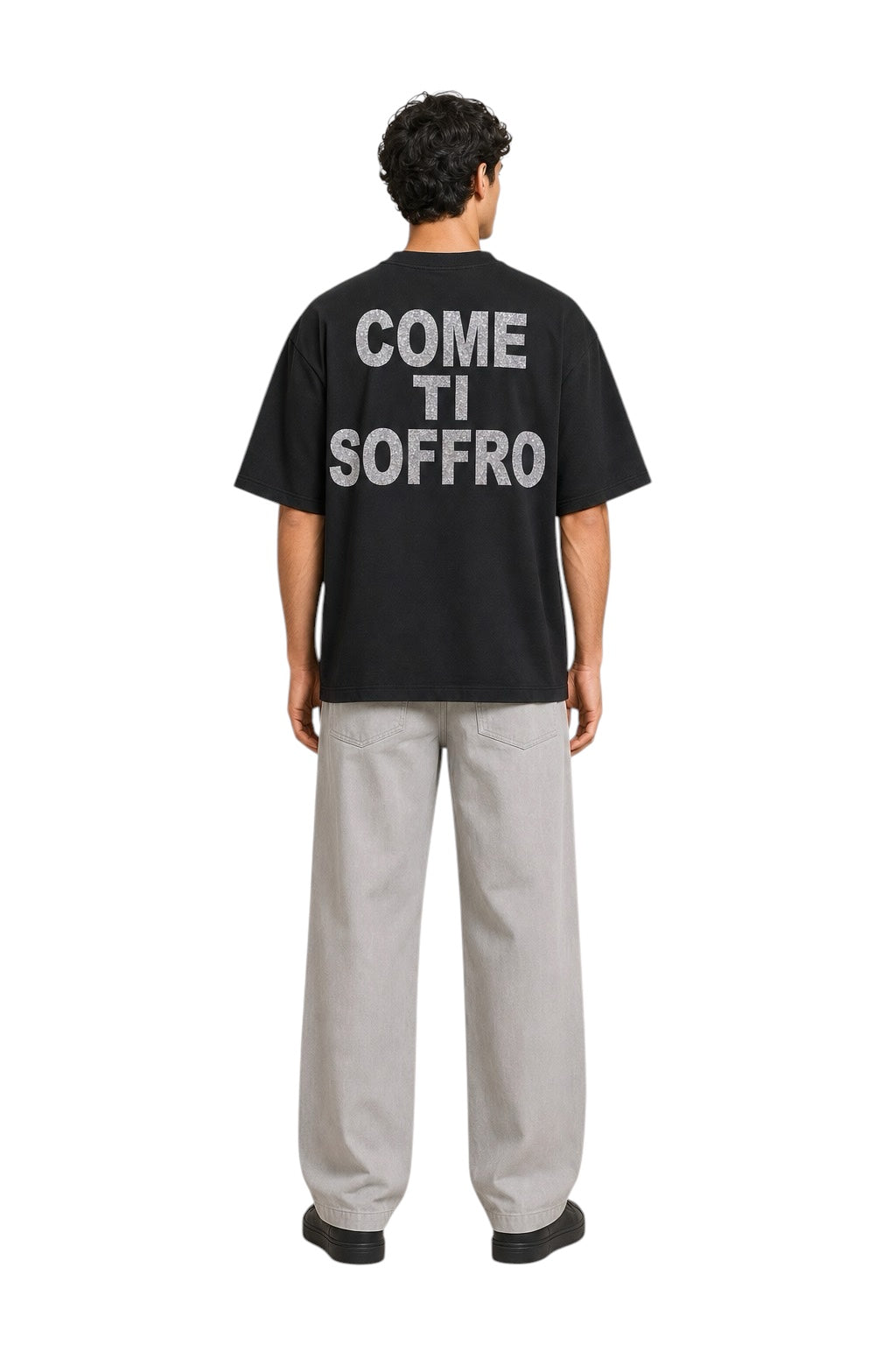 T-shirt oversize uomo nera “COME TI SOFFRO” – Scritta grigia glitterata