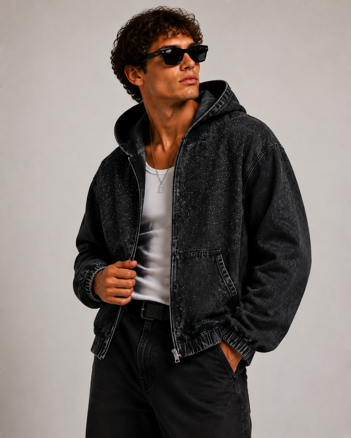 Giacca Nera Oversize Brillantinata con Cappuccio