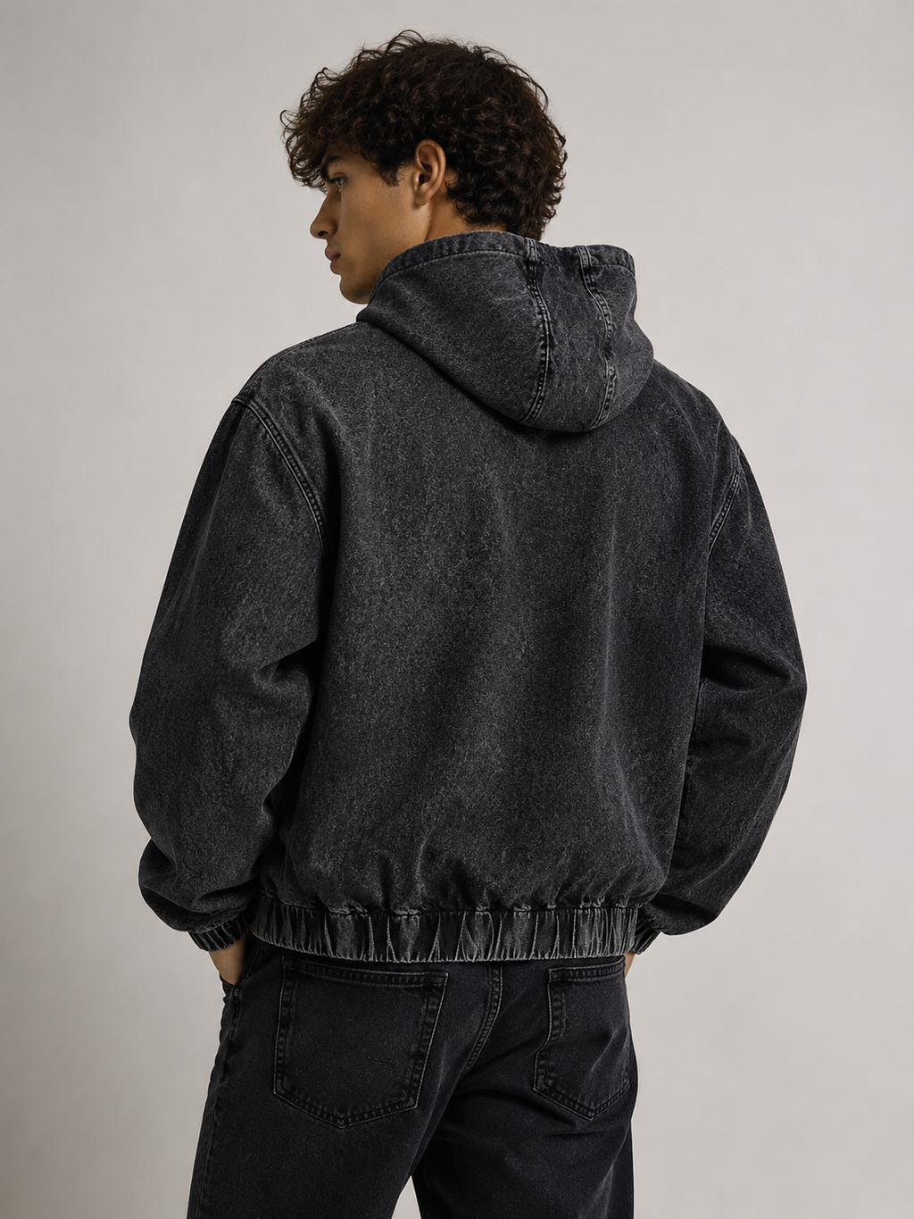 Giacca Nera Oversize Brillantinata con Cappuccio