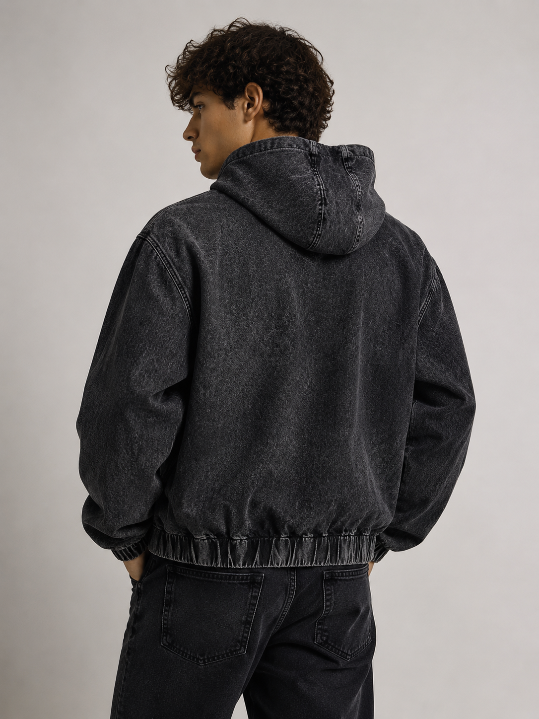 Giacca Nera Oversize Brillantinata con Cappuccio